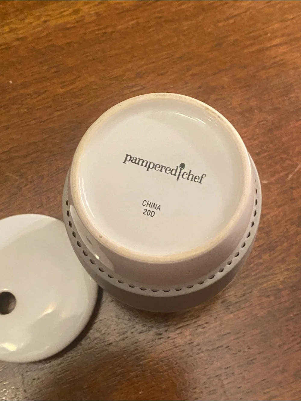 Pampered Chef Ceramic Egg Cooker #1529 Microwave White Gray Silicone Sleeve Lid